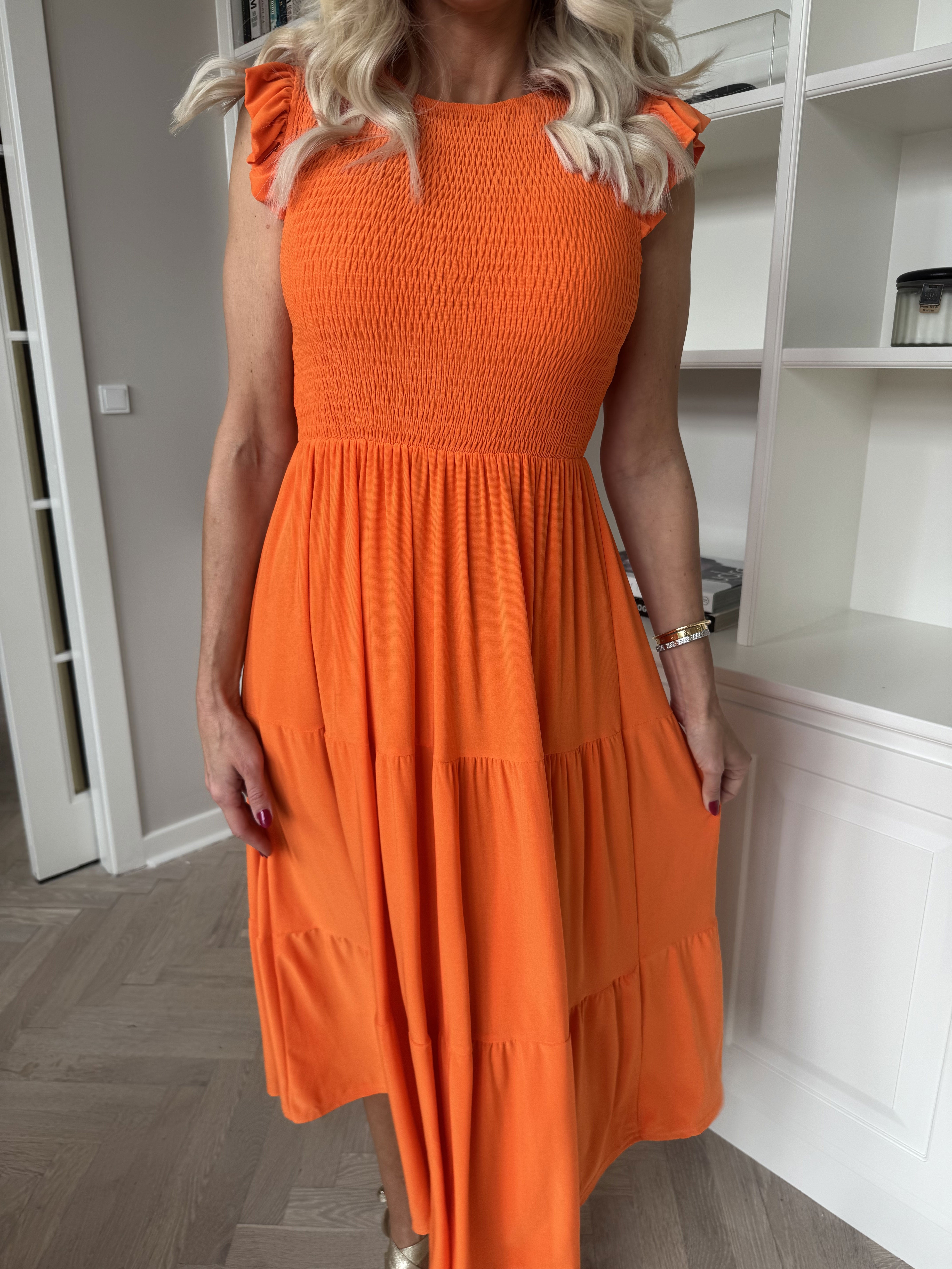 Kelly Sleeveless - Elastisk kjole med smock over brystet